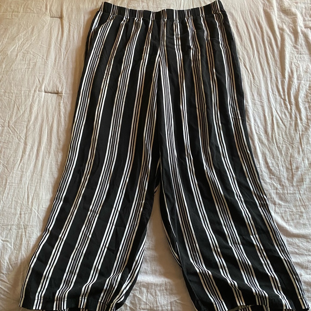 black & white striped pants!